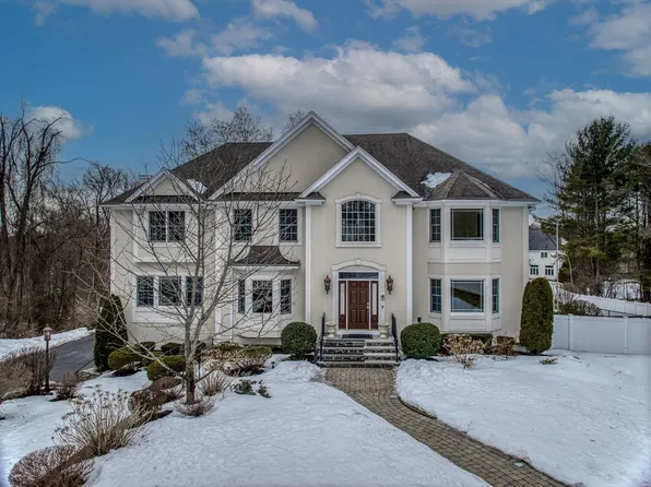 7 Skopelos Cir, Andover, MA 01810