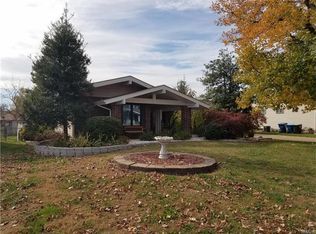 918 Townhouse Ln, Hazelwood, MO 63042