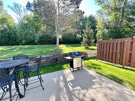 4th image of 579 Daleview Dr