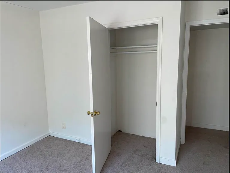 901 Lynn St #B — Photo 2