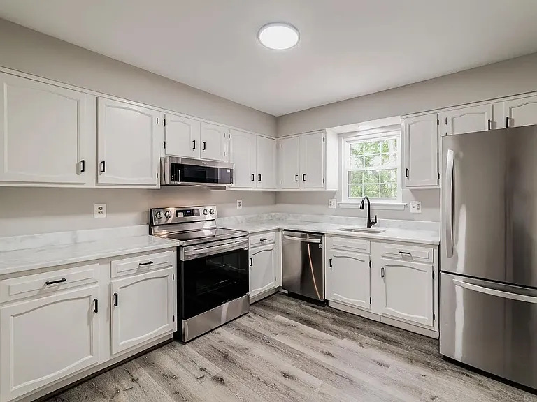 10885 Oak Green Ct — Photo 7