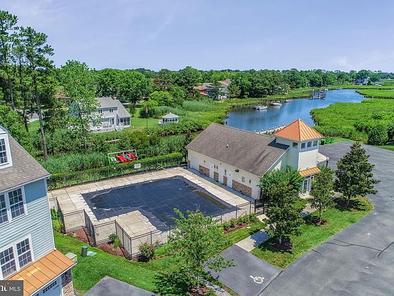 5th image of 17 Shoal Ln