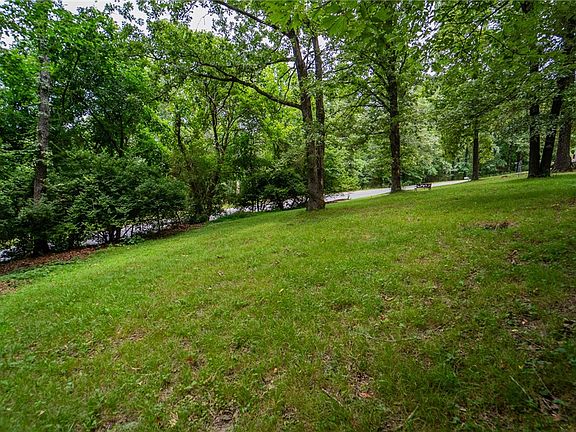 5th image of 14177 Dogwood Dr