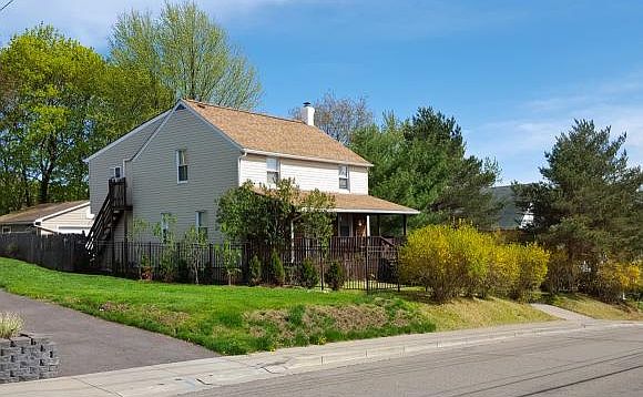 1st image of 52 Zoa Ave