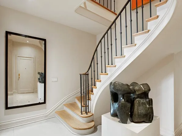 563 Park Avenue image 6 of 11