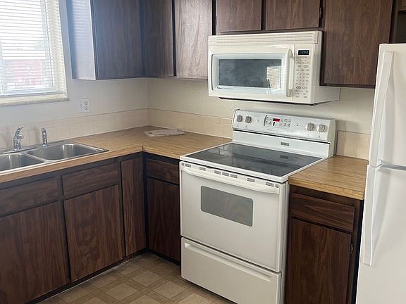 2nd image of 1846 E 16th St APT C