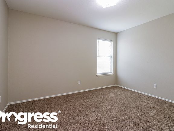 2nd image of 902 Fish Creek Dr