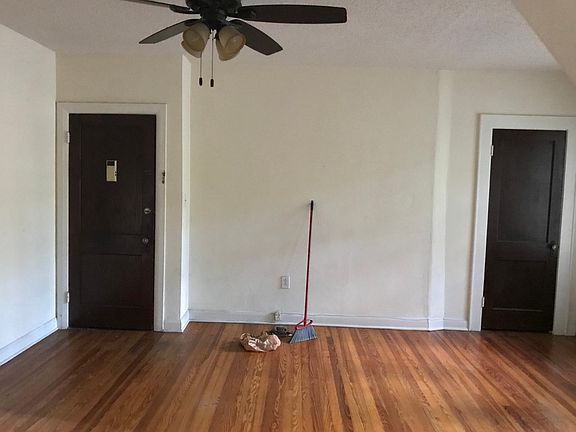 3rd image of 512 E Harwood St APT 3