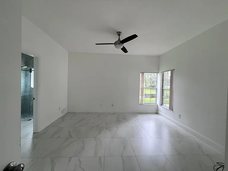 5795 Parkview Point Dr — Photo 7
