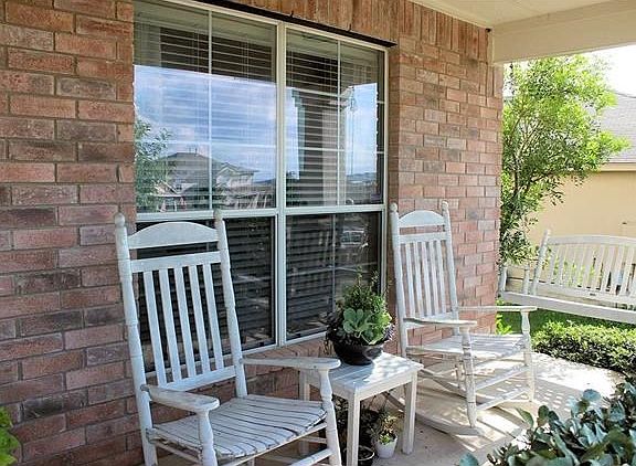 3rd image of 339 Covent Dr