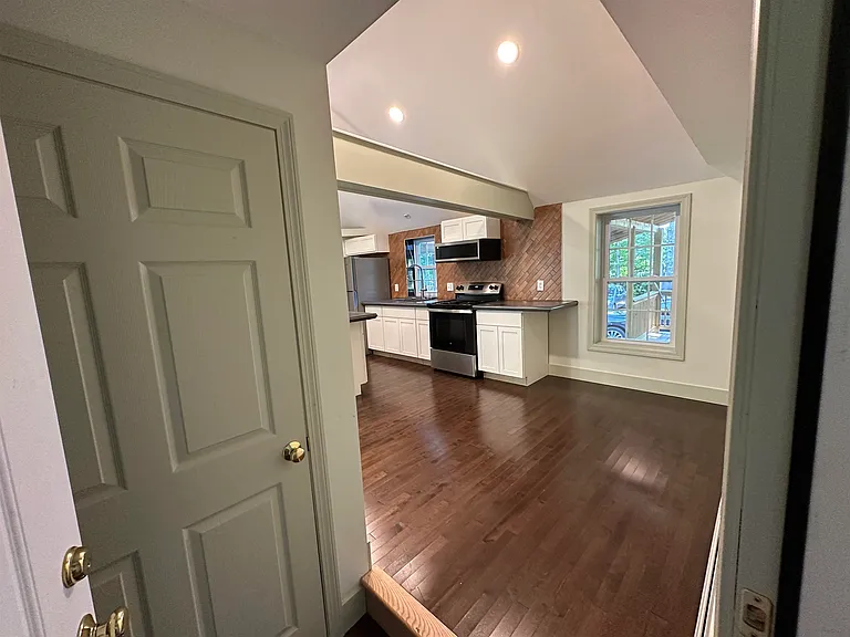 18 Mill St #B — Photo 21