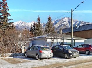 906 N Main St, Canmore, AB T1W2B8