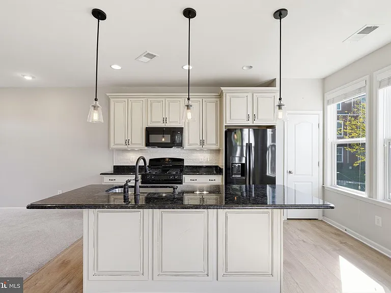 8923 Quarry Rd — Photo 6