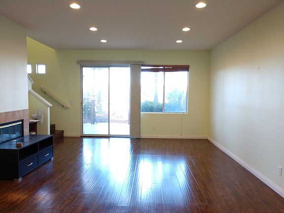 3rd image of 10976 Ivy Hill Dr Unit 5