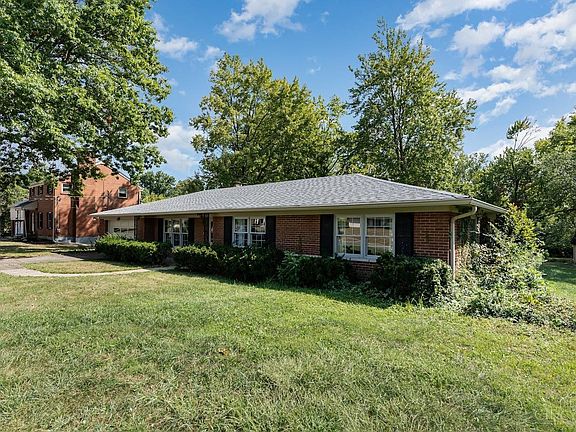 2nd image of 3775 Moorhill Dr