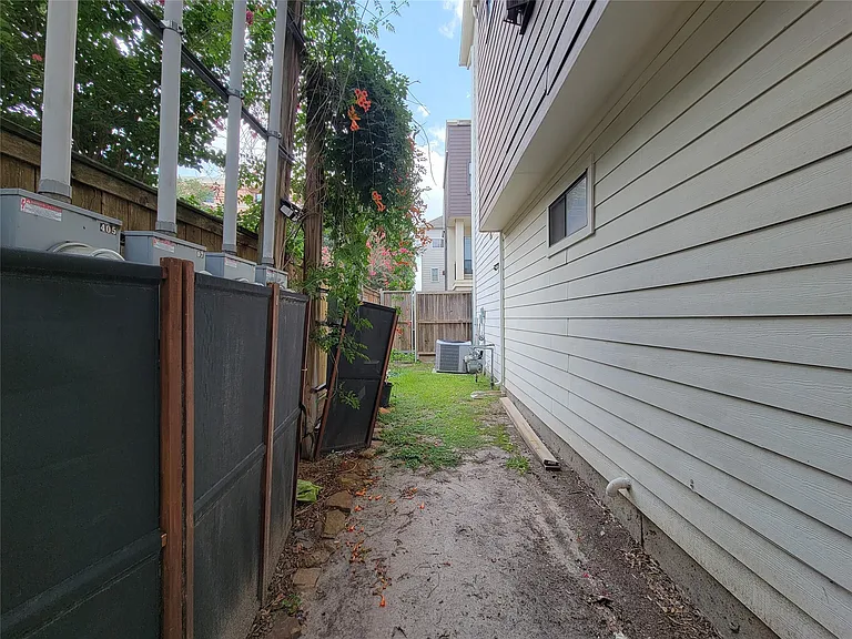 403 Jackson Hill St — Photo 7