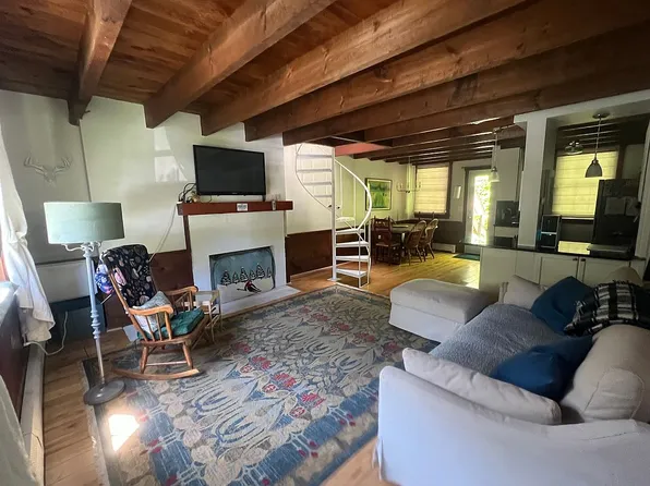 574 Willard Rd #2B, Hartford, VT 05047