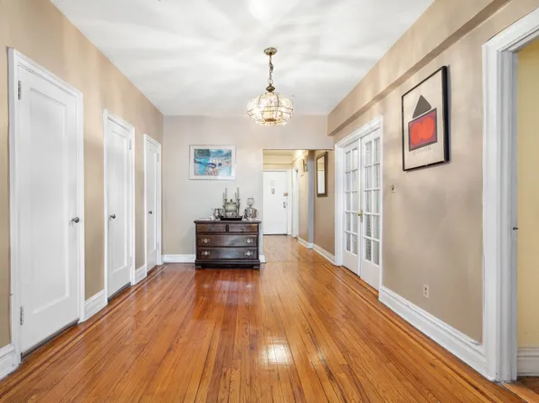 1100 Grandconcourse image 8 of 8