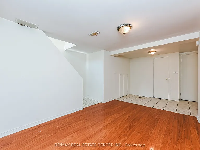45 Autumn Blvd #LOWER — Photo 17