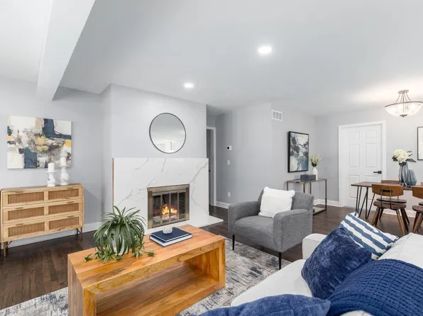 8112 North Poplar DRIVE, Fox Point, WI 53217