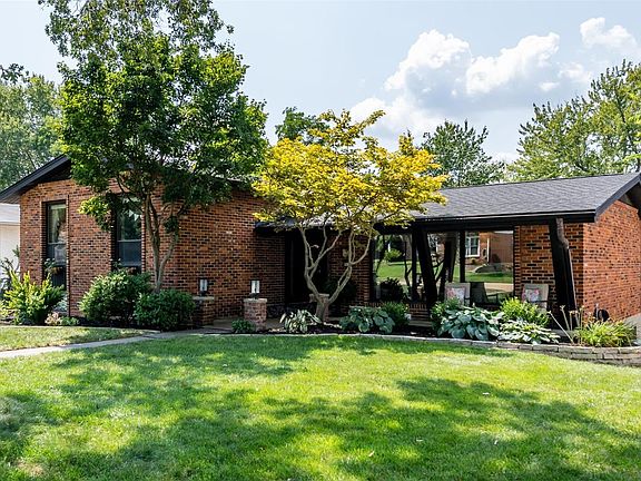2nd image of 9023 Laurel Crest Dr