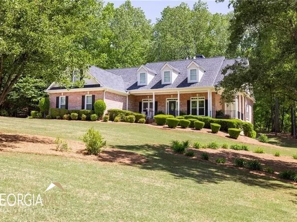 5088 Oak Farm Way, Flowery Branch, GA 30542