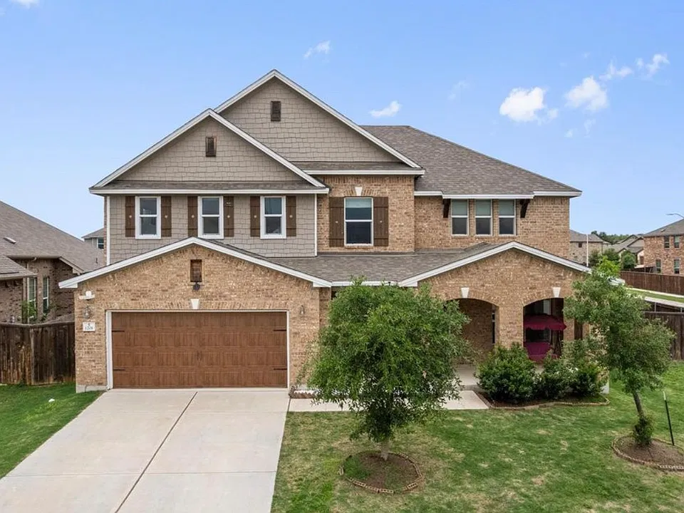 1201 Euless Ln