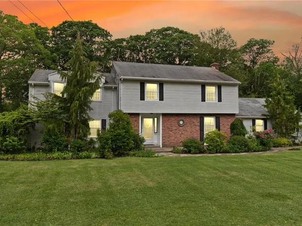 467 S Main St, Pascoag, RI 02859