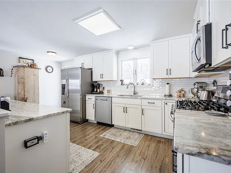 7497 Lake Ave — Photo 10