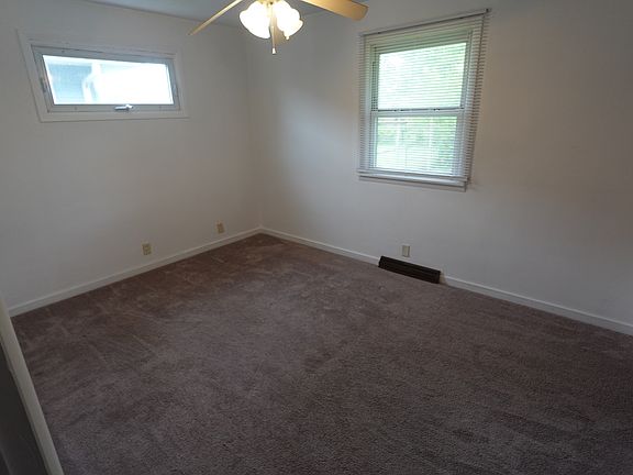4th image of 3313 N Locust St