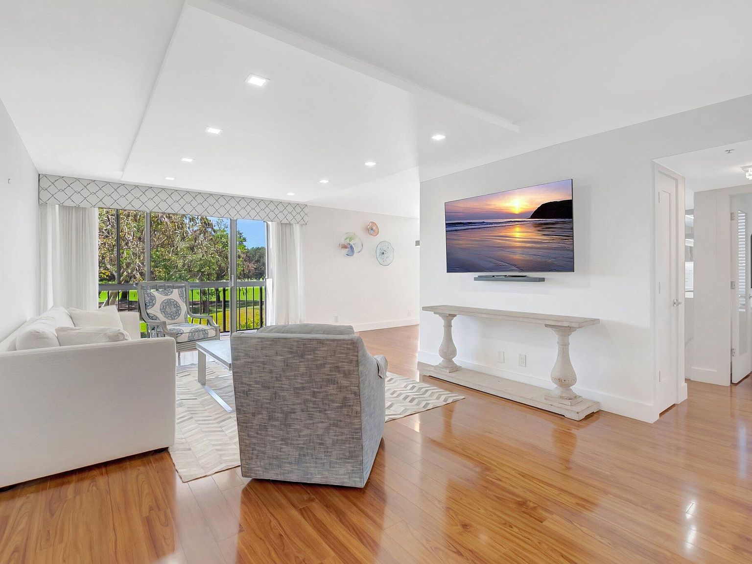 1925 Bridgewood Drive