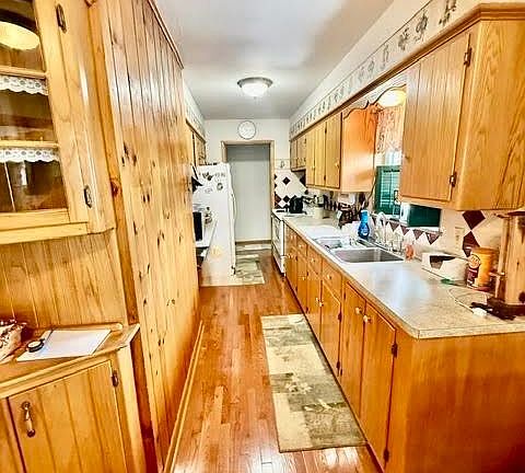 2nd image of 105 Williams Ave