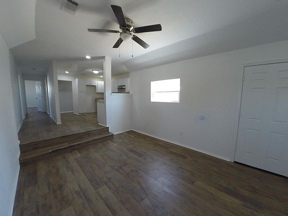 4th image of 815 W 20th St