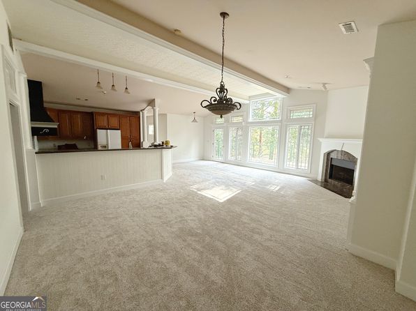 1235 Robinson Rd