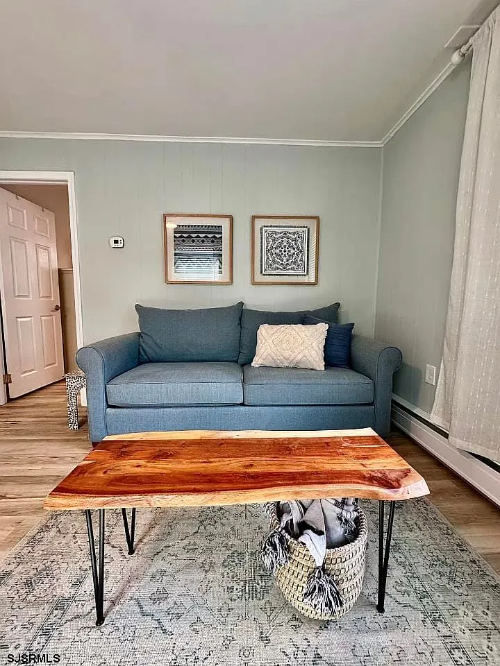 1 bed, 1.0 bath, $1,400 — Photo 3