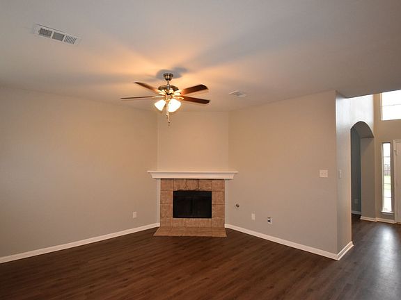 2nd image of 1172 Christopher Ln