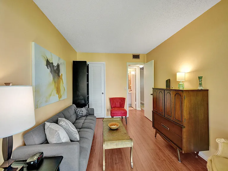 232 Farnham Cres #232-J — Photo 15