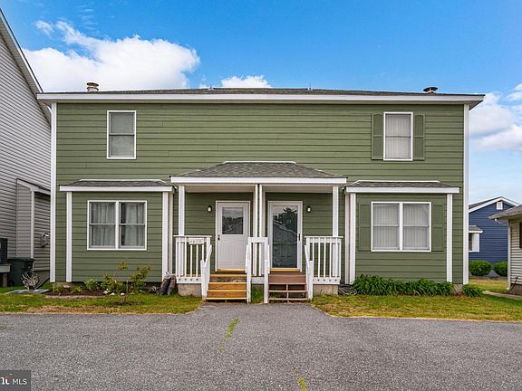 2nd image of 702 Kelly Rd #702A