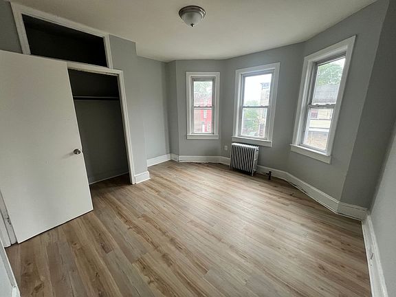 5th image of 476 Martin Luther King Jr Blvd Floor 2