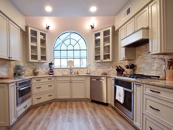 4th image of 4927 Kenlake Grove Dr