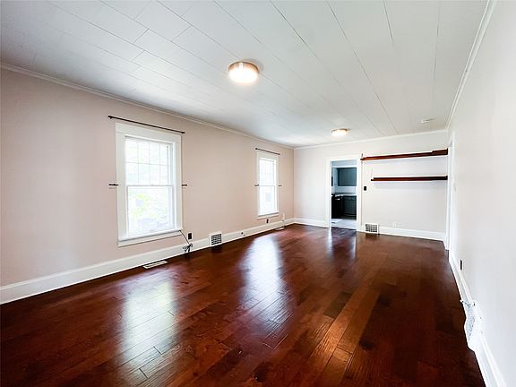 3rd image of 712 40th St