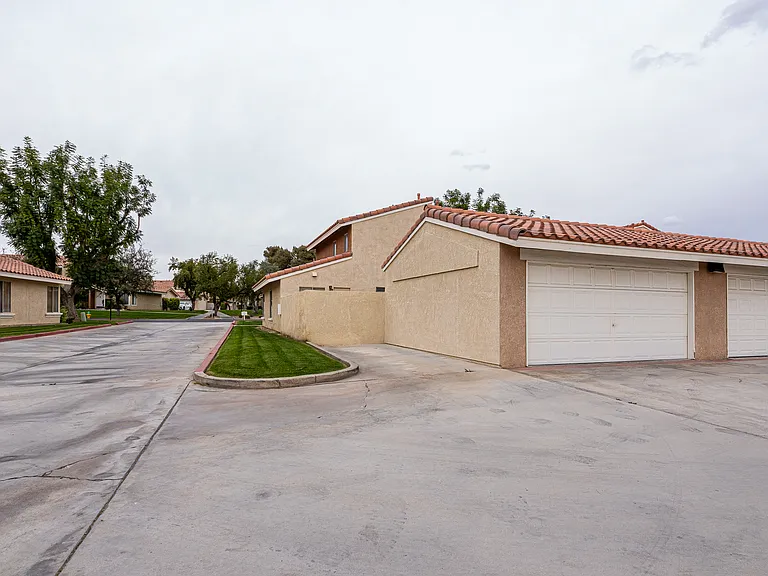 450 Tava Ln — Photo 39