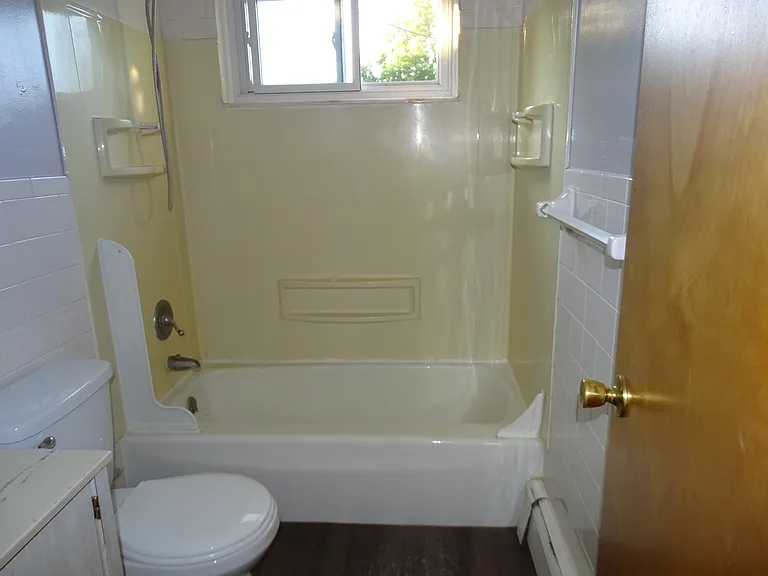 307 E Coomer St #8 — Photo 9