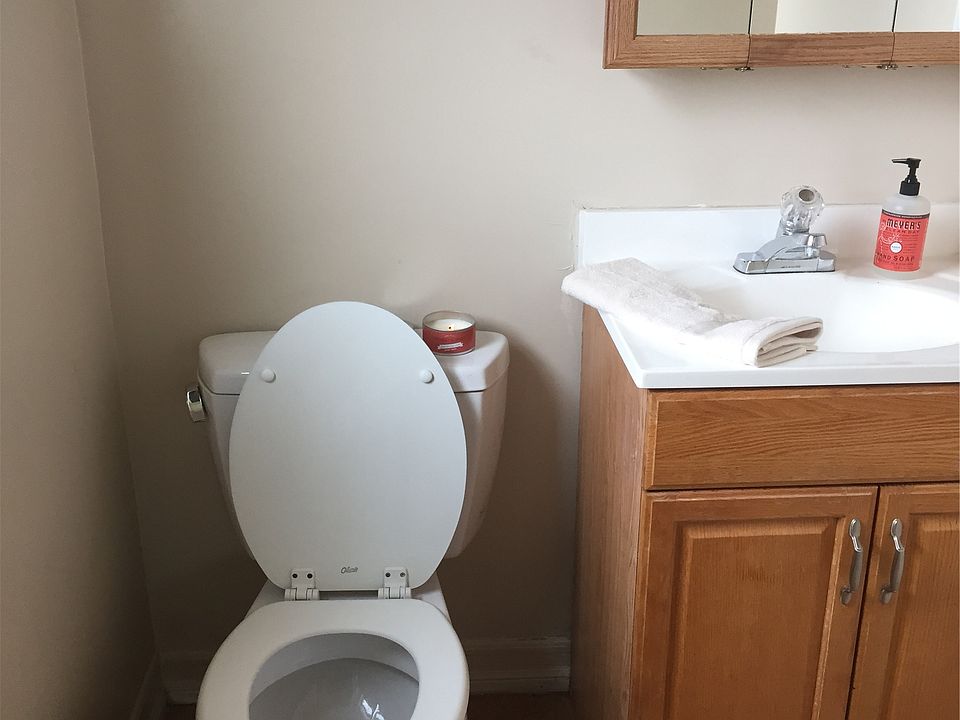 Master Bedroom Bathroom