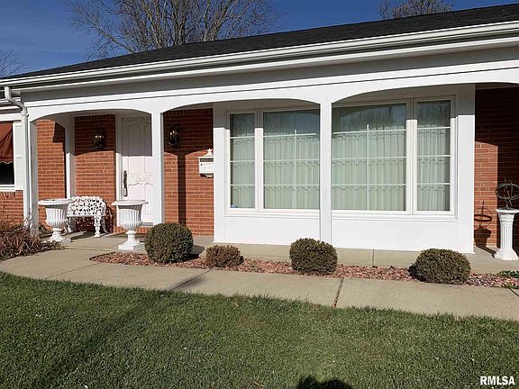 2nd image of 1229 Willow Ln