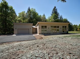 956 Paine Rd, Castle Rock, WA 98611