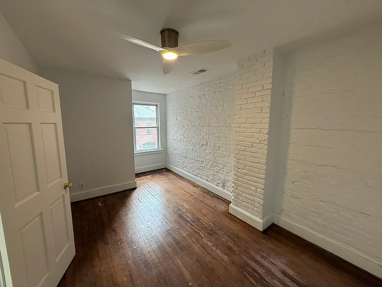 1318 Girard St NW — Photo 28