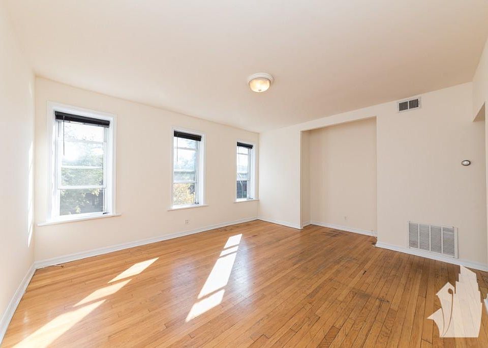 1st image of 3002 N Whipple St #2