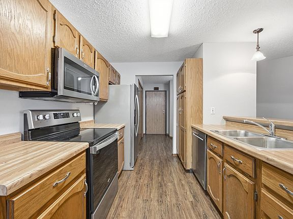 2nd image of 2535 25th St S Unit B102