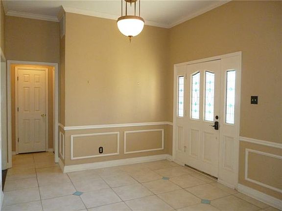 5th image of 631 Meadowbrooke Pl